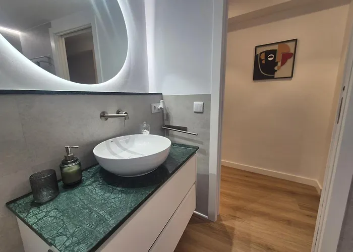 Puerta A Patios Apartment