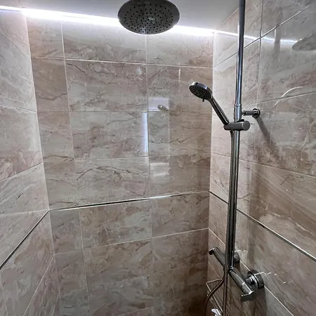 Puerta A Patios Daire